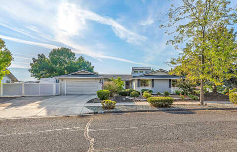 La Loma, MEDFORD, OR 97504