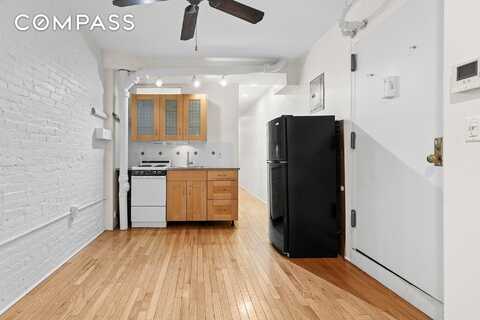 140 West 10th Street, New York, NY 10014