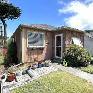 4Th, GOLD BEACH, OR 97444