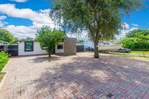 61St, HOLLYWOOD, FL 33024