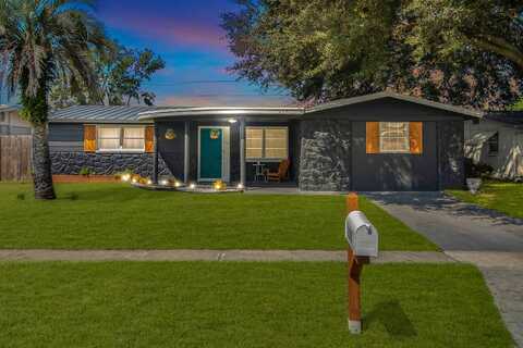 Maureen, HOLIDAY, FL 34690
