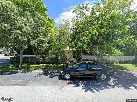 Roosevelt Dr, Sarasota, FL 34236