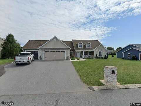 Gabrielle, CHAMBERSBURG, PA 17202