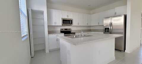 12Th, HOMESTEAD, FL 33035