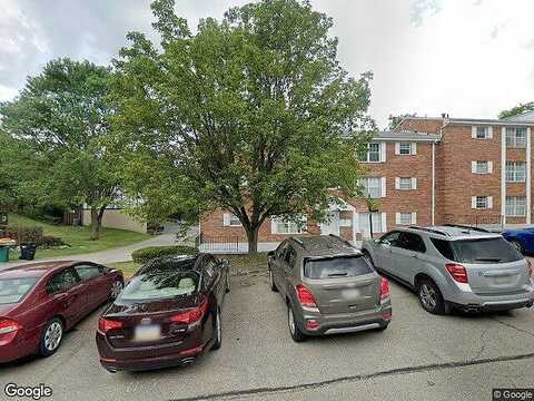 Hiland Valley Dr, Pittsburgh, PA 15229
