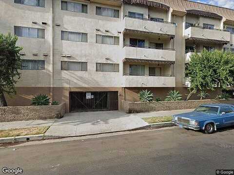 Yarmouth Ave, Encino, CA 91316