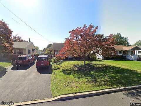 4Th Ave, Warminster, PA 18974