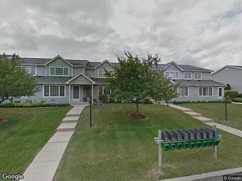 W Whitnall Edge Dr, Franklin, WI 53132