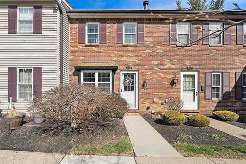 Newton Square Dr, Crescent, PA 15108