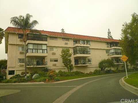 Via Mariposa W, Laguna Woods, CA 92637