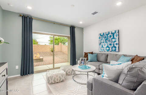 E Falconry Trail, Tucson, AZ 85756