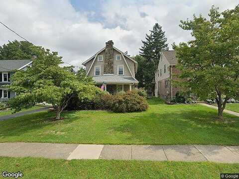 Whitby Rd, Havertown, PA 19083