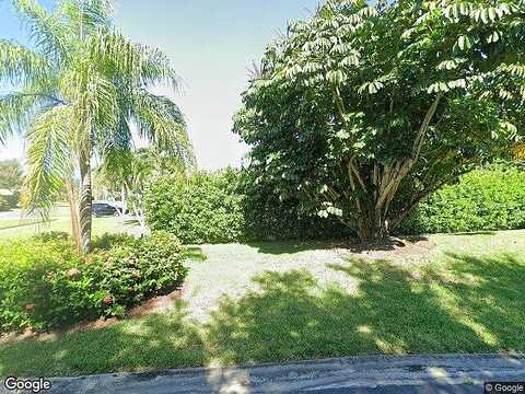 Pine Woods Cir # 1, Naples, FL 34105