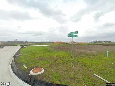Magnolia Laurel Dr, Alvin, TX 77511