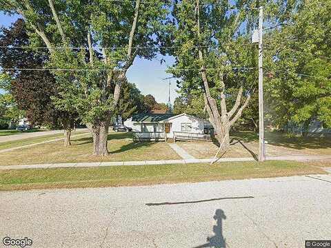 Center St, Lyons, WI 53148