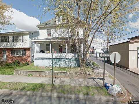 S Thomas Ave, Kingston, PA 18704