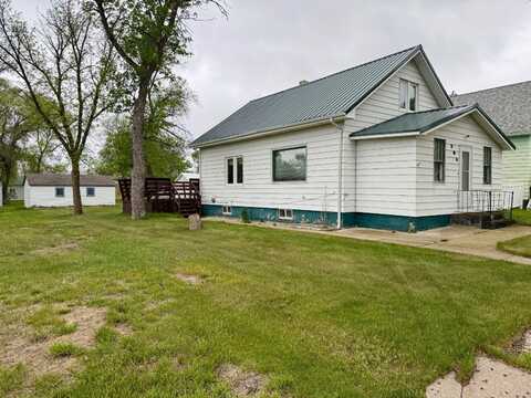 206 Centennial Street, Wishek, ND 58495