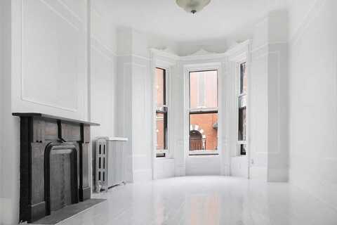 152 Kent Street, Brooklyn, NY 11222