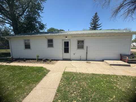 303 East Pearl Street, Petersburg, NE 68652