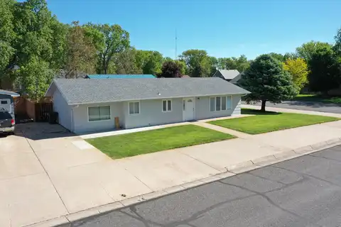 208 W. 8th Street, Imperial, NE 69033