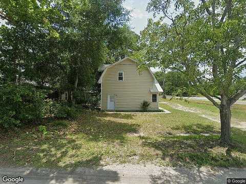 Oak St, Lanark Village, FL 32323