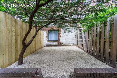 240 West 20th Street, New York, NY 10011