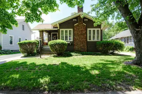 1006 W VINE Street, Taylorville, IL 62568
