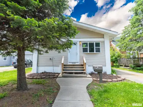2205 N NORTH Street, Peoria, IL 61604