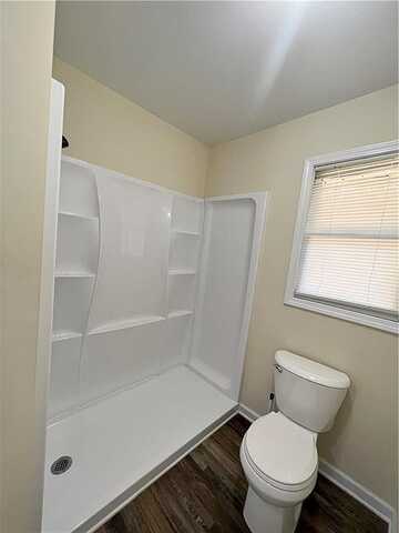 Alisha, CARTERSVILLE, GA 30121