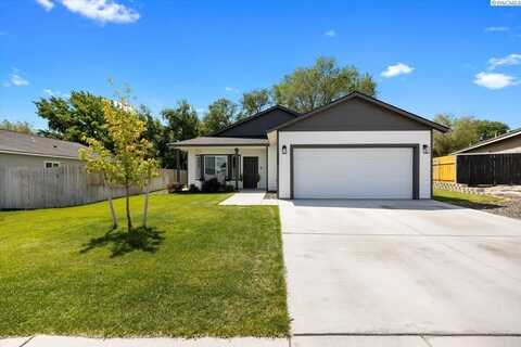 1293 Lucy Ave, Benton City, WA 99320