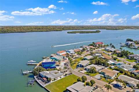 330 176TH AVENUE CIRCLE, REDINGTON SHORES, FL 33708