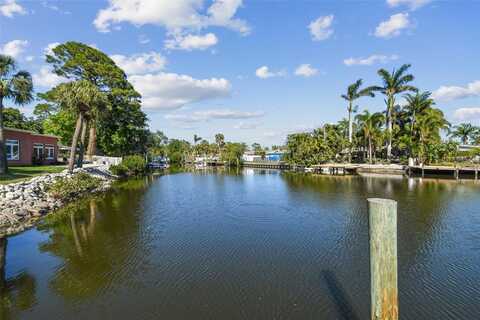 1516 MASSACHUSETTS AVENUE NE, Saint Petersburg, FL 33703