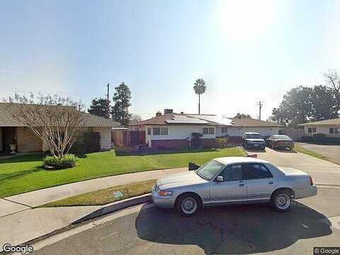 Sara, BAKERSFIELD, CA 93304