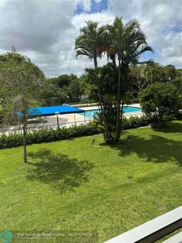 4200 Oaks Ter, Pompano Beach, FL 33069