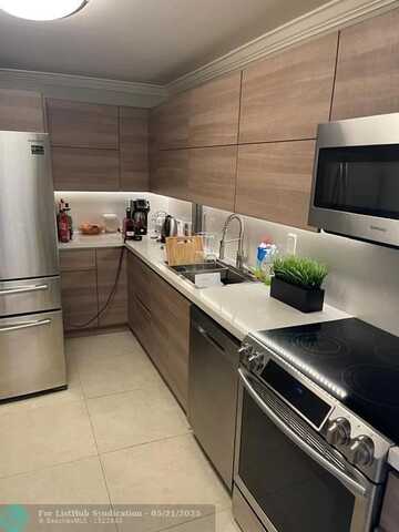 3000 S Ocean Dr, Hollywood, FL 33019