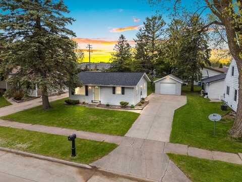 814 W WEILAND Avenue, APPLETON, WI 54914