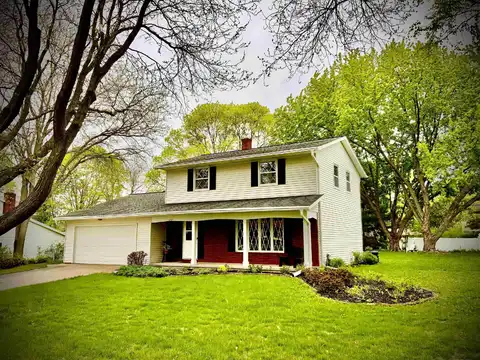 468 STELLA VISTA Drive, GREEN BAY, WI 54302