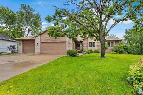6700 W Snowberry Cir, Sioux Falls, SD 57106