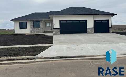 302 W 17th St, Dell Rapids, SD 57022