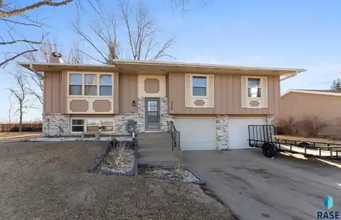 316 S Norbeck St, Vermillion, SD 57069