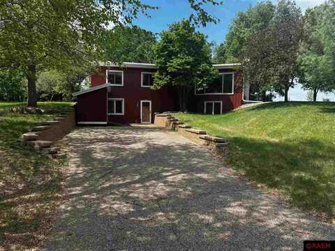 748 Valley View Drive, Saint Peter, MN 56082