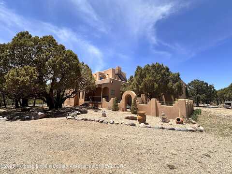 143 Loma Grande Road, Nogal, NM 88341