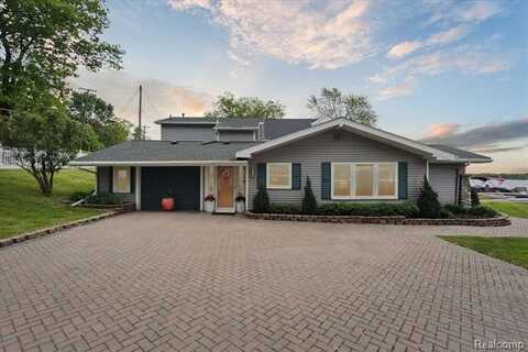 3761 Hunt Road, Lapeer, MI 48446