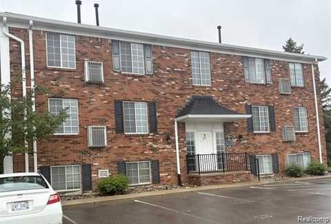 311 W HIGHLAND Road, Howell, MI 48843