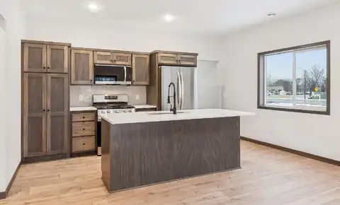 Robinson, MINNEAPOLIS, MN 55433