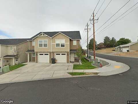 8Th, HERMISTON, OR 97838