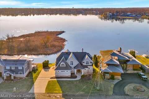 1365 KESSLER Avenue, Waterford, MI 48328