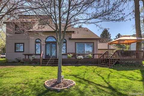 3541 Highland Blvd, Highland, MI 48356
