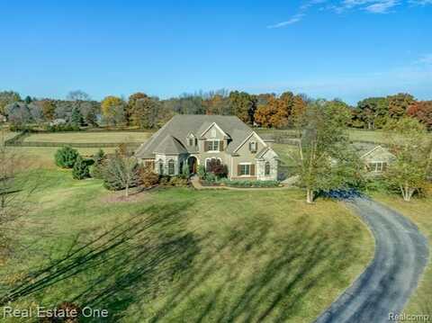 690 SPIROFF, Milford, MI 48380