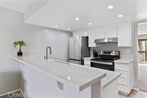 Bay, HUNTINGTON BEACH, CA 92648